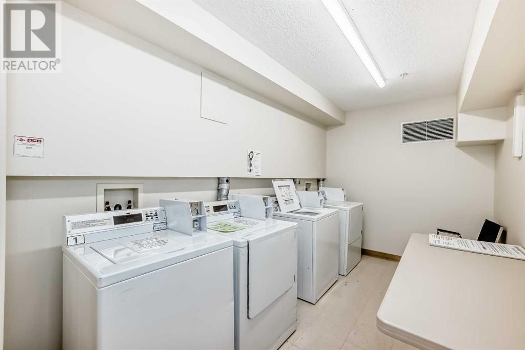 Single Family House for Sale in   Pinecliff Grove NE Pineridge Calgary 