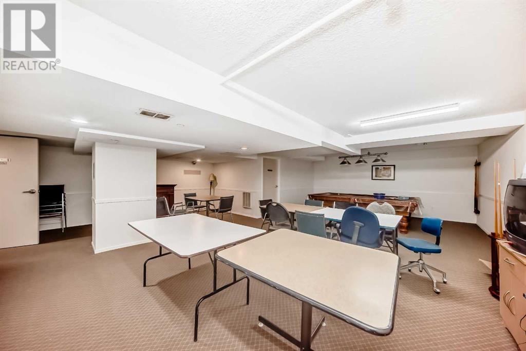 Single Family House for Sale in   Pinecliff Grove NE Pineridge Calgary 