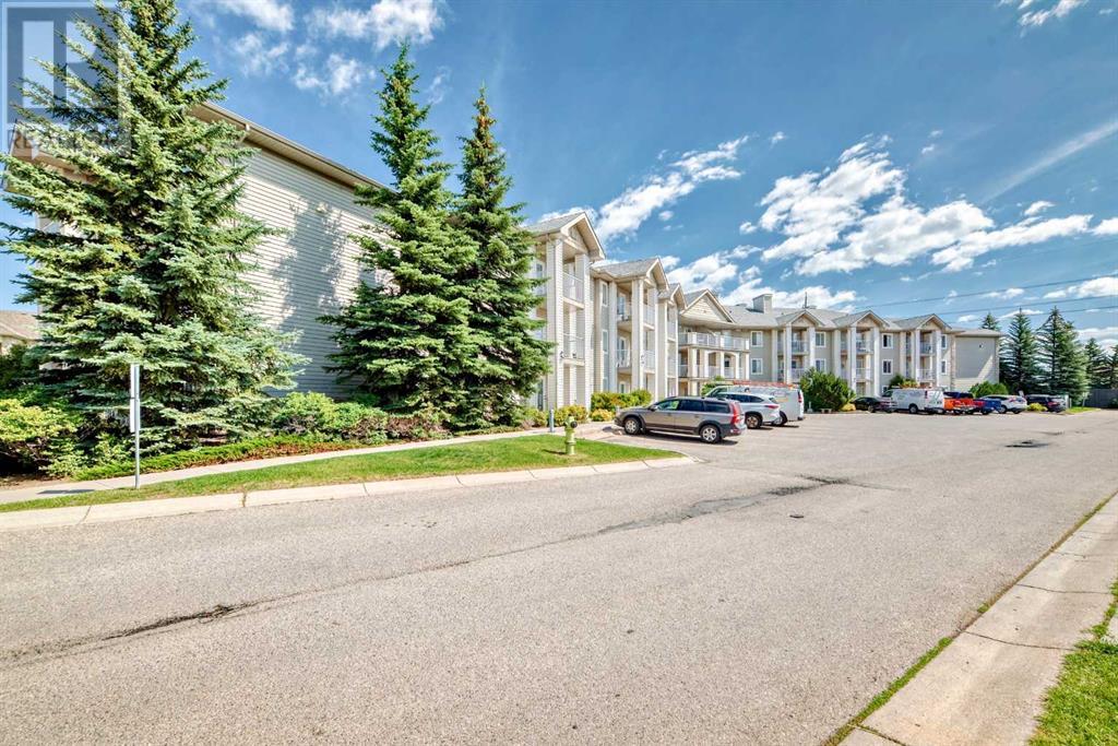 Single Family House for Sale in   Pinecliff Grove NE Pineridge Calgary 