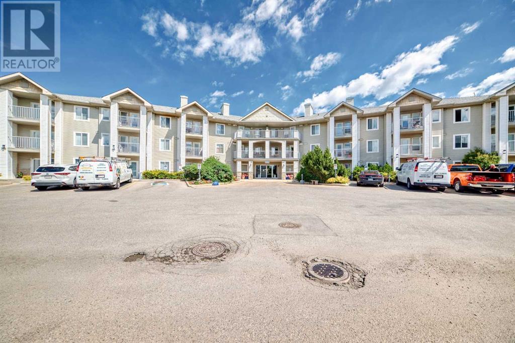 Single Family House for Sale in   Pinecliff Grove NE Pineridge Calgary 