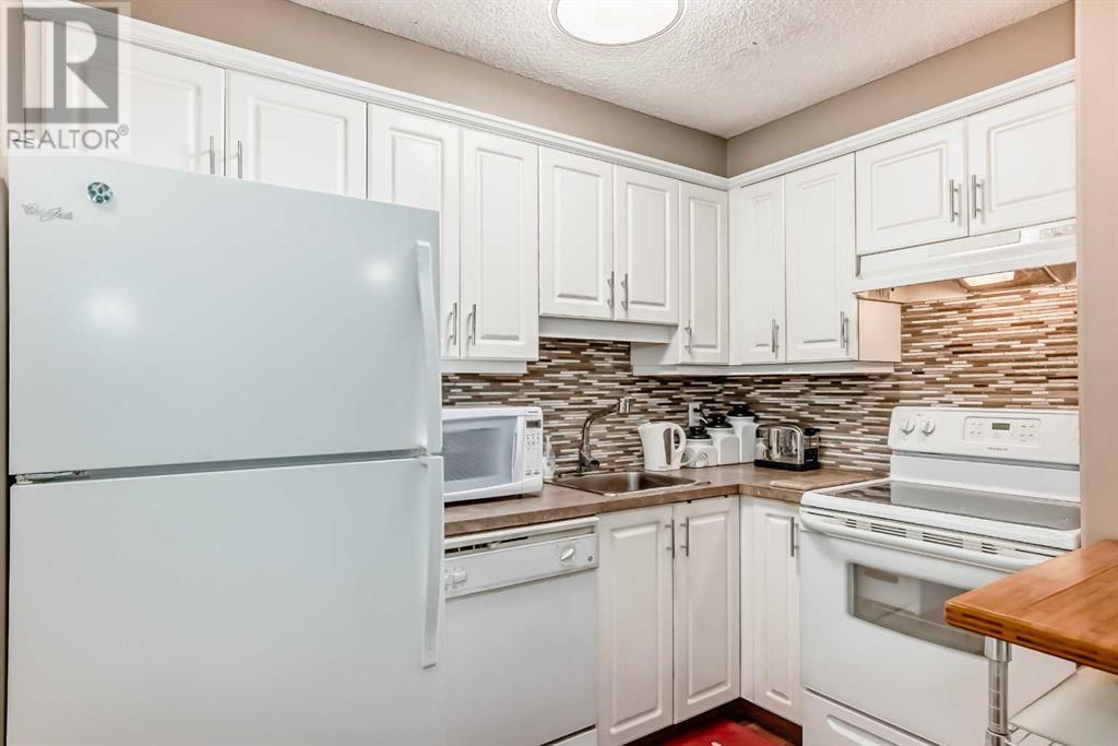 Single Family House for Sale in   Pinecliff Grove NE Pineridge Calgary 