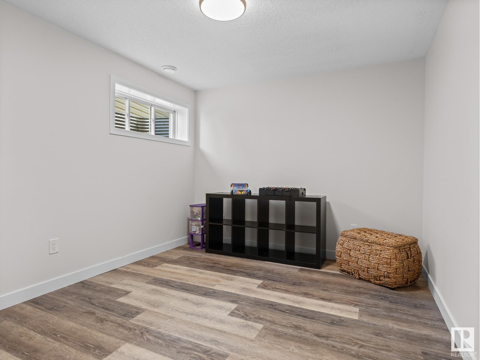 Photo 47 of 5936 208 St Nw, Edmonton AB