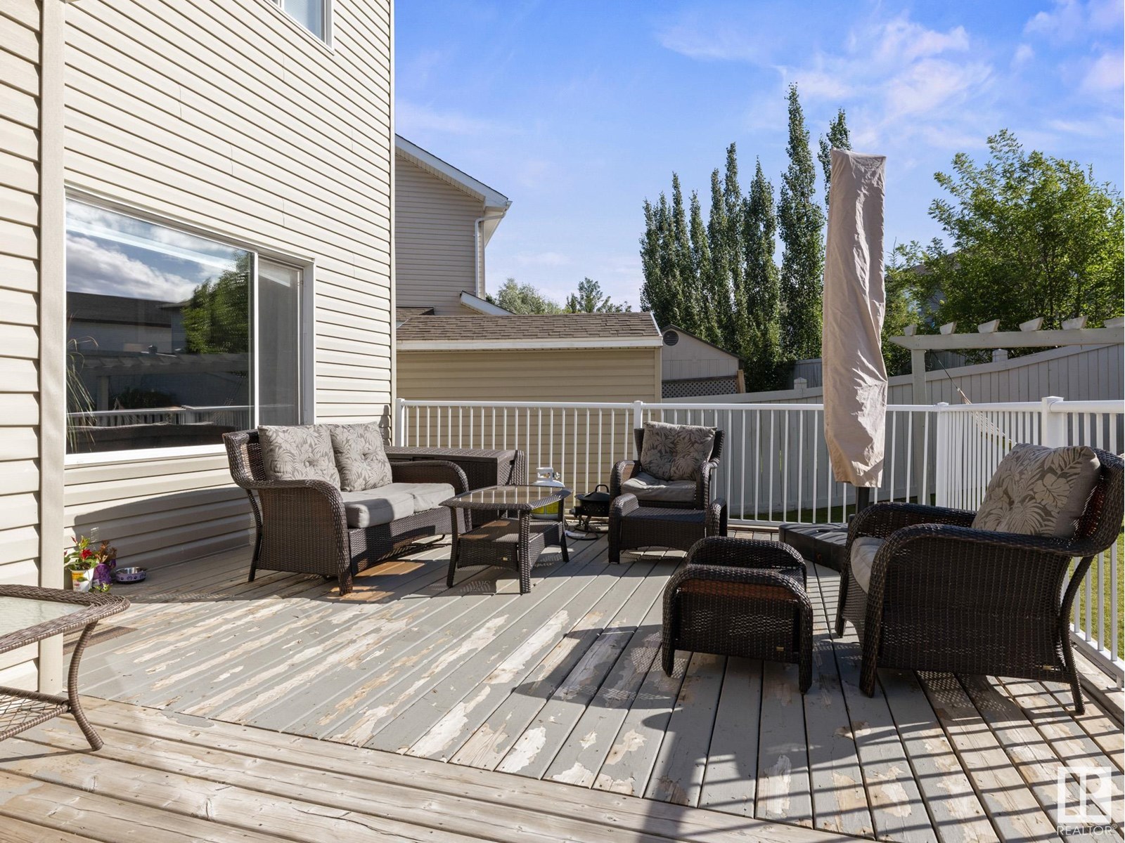 Photo 10 of 5936 208 St Nw, Edmonton AB