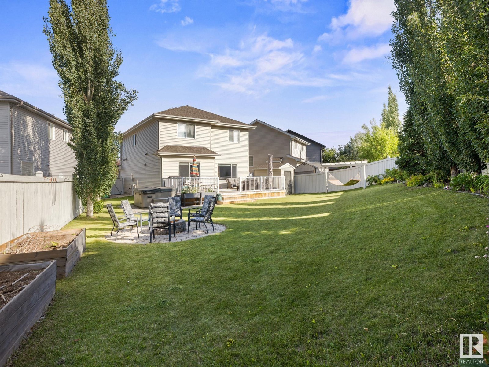 Photo 21 of 5936 208 St Nw, Edmonton AB