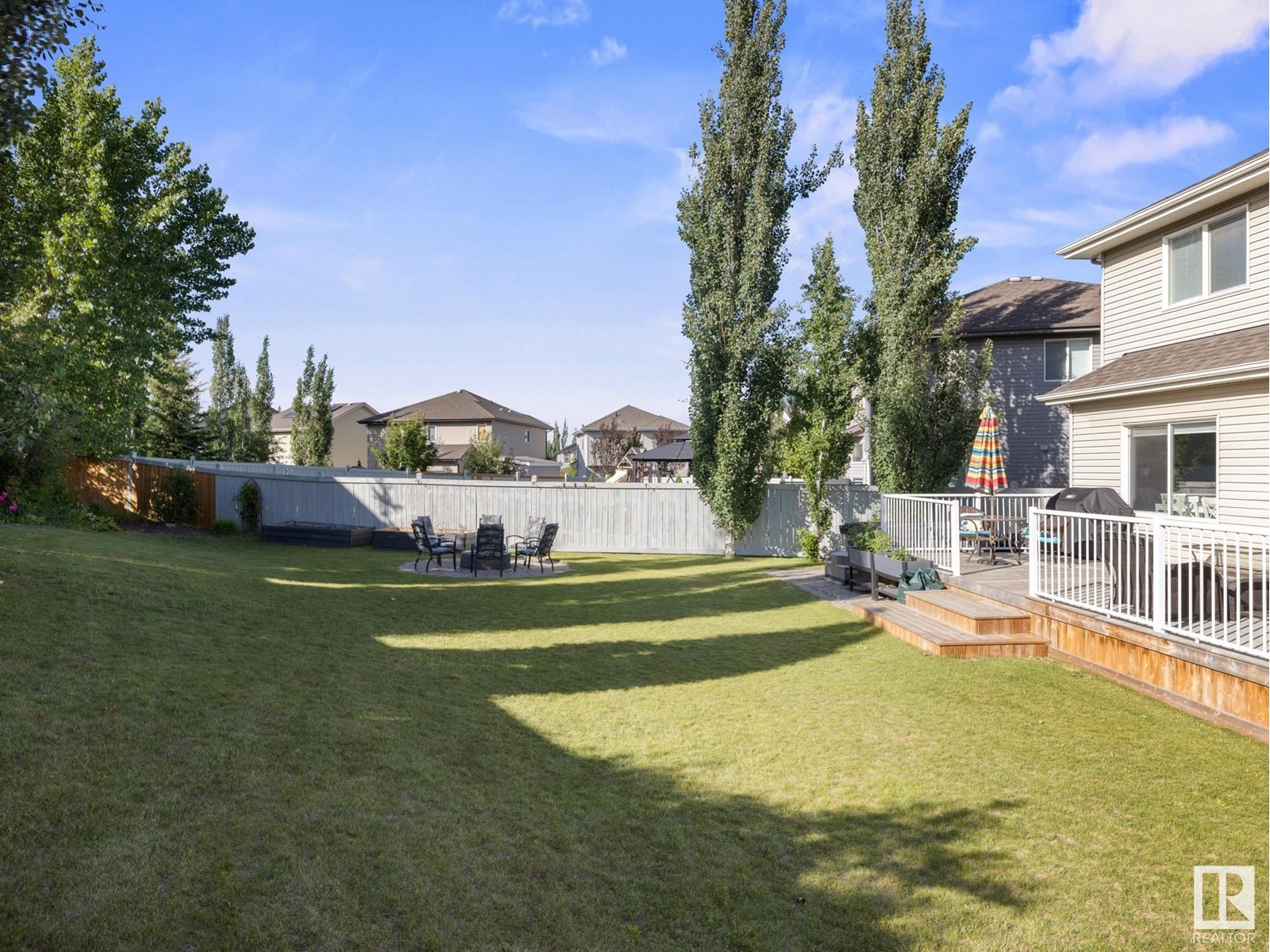 Photo 13 of 5936 208 St Nw, Edmonton AB