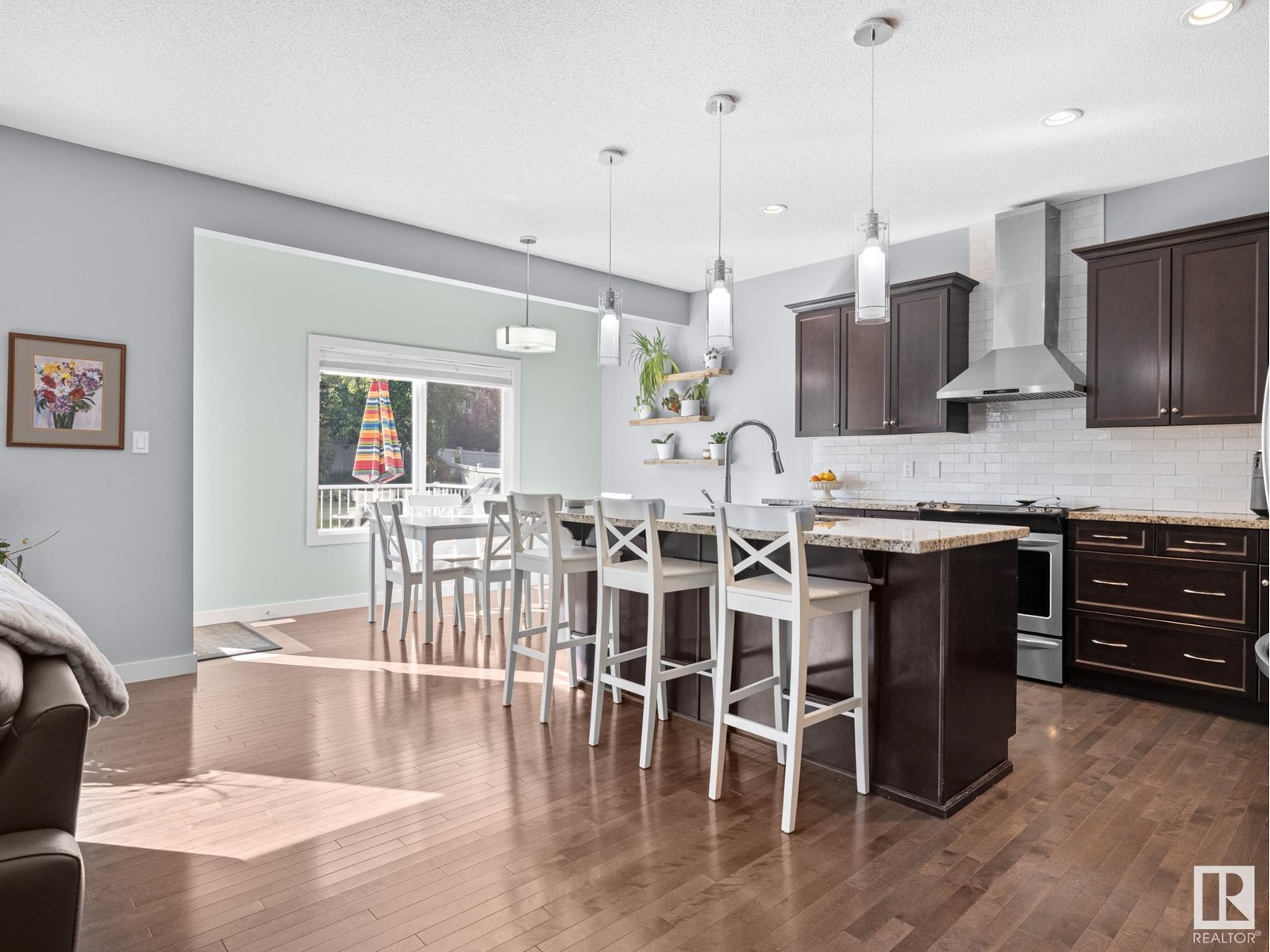 Photo 2 of 5936 208 St Nw, Edmonton AB