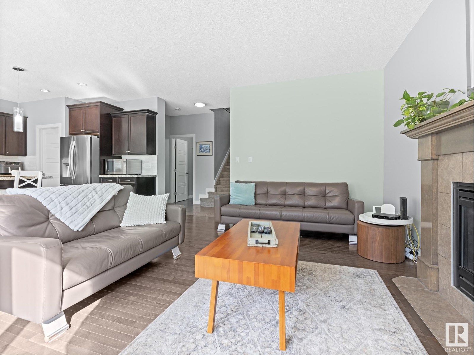 Photo 1 of 5936 208 St Nw, Edmonton AB