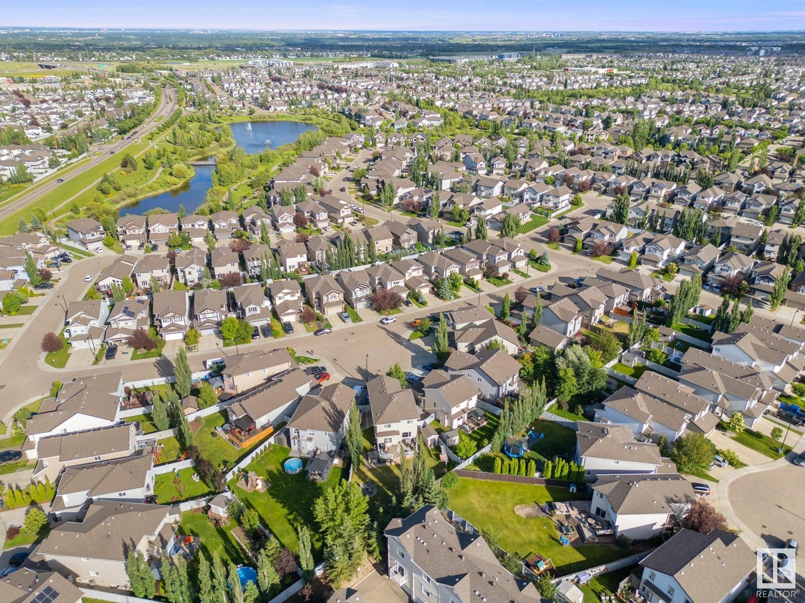 Photo 34 of 5936 208 St Nw, Edmonton AB