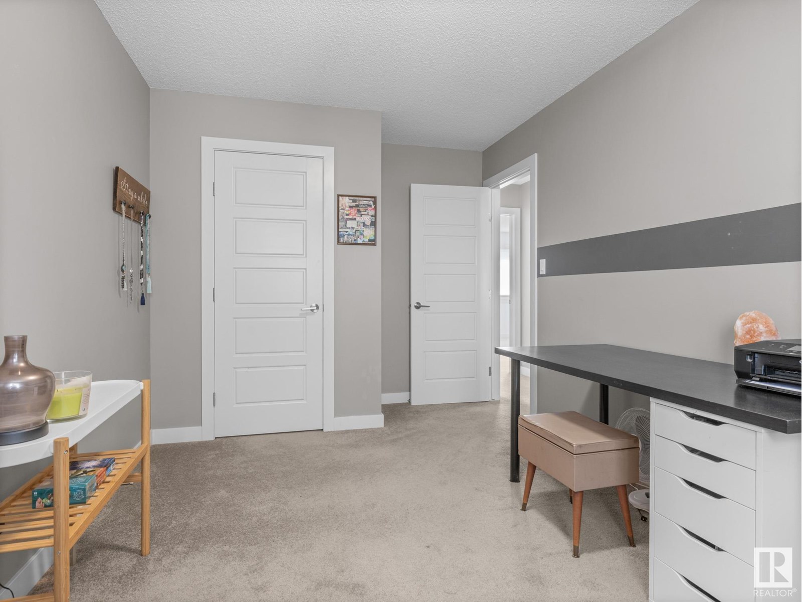 Photo 17 of 5936 208 St Nw, Edmonton AB