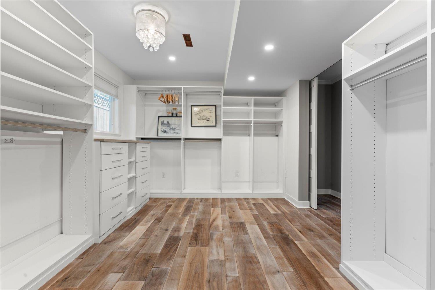 13950 BLACKBURN AVENUE, White Rock