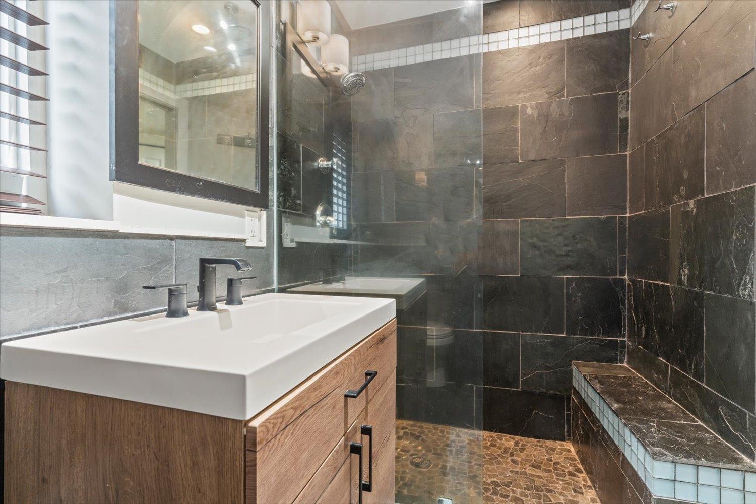 13950 BLACKBURN AVENUE, White Rock