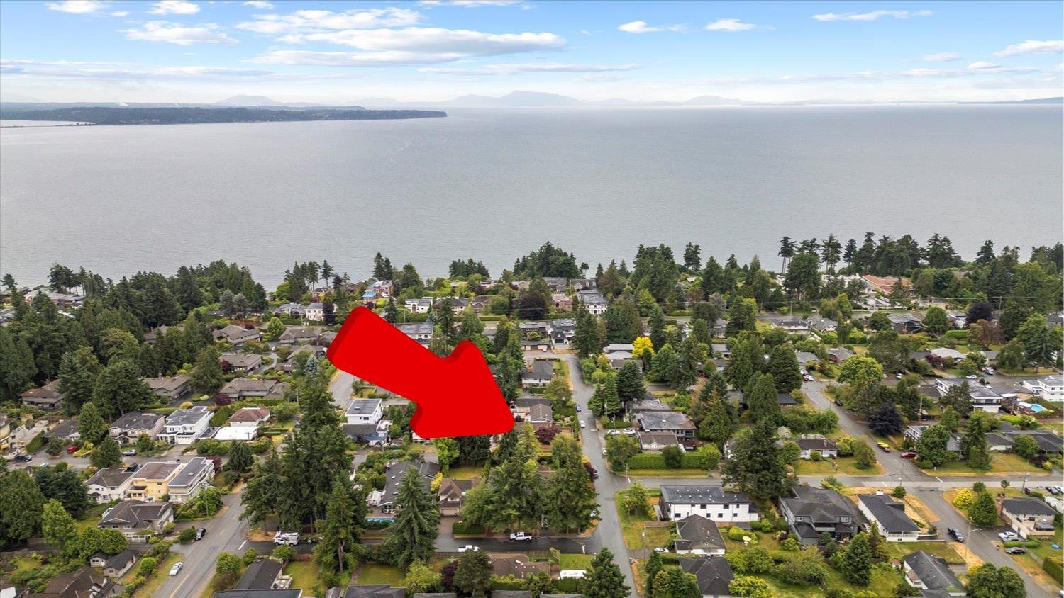 13950 BLACKBURN AVENUE, White Rock