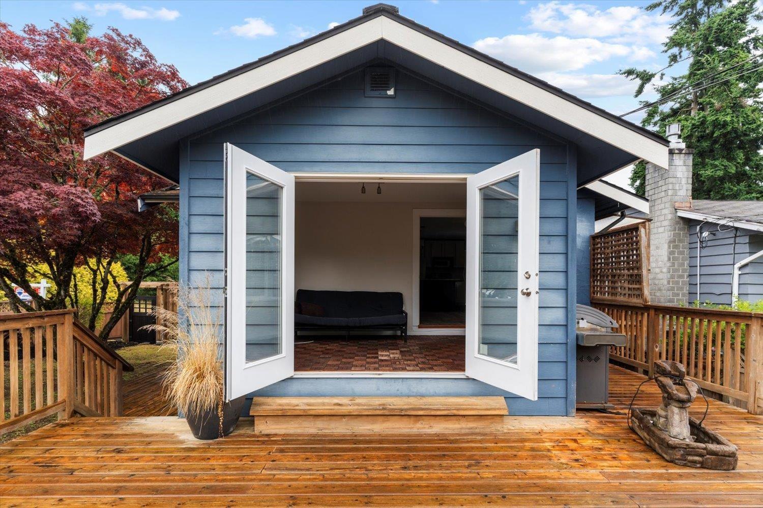13950 BLACKBURN AVENUE, White Rock