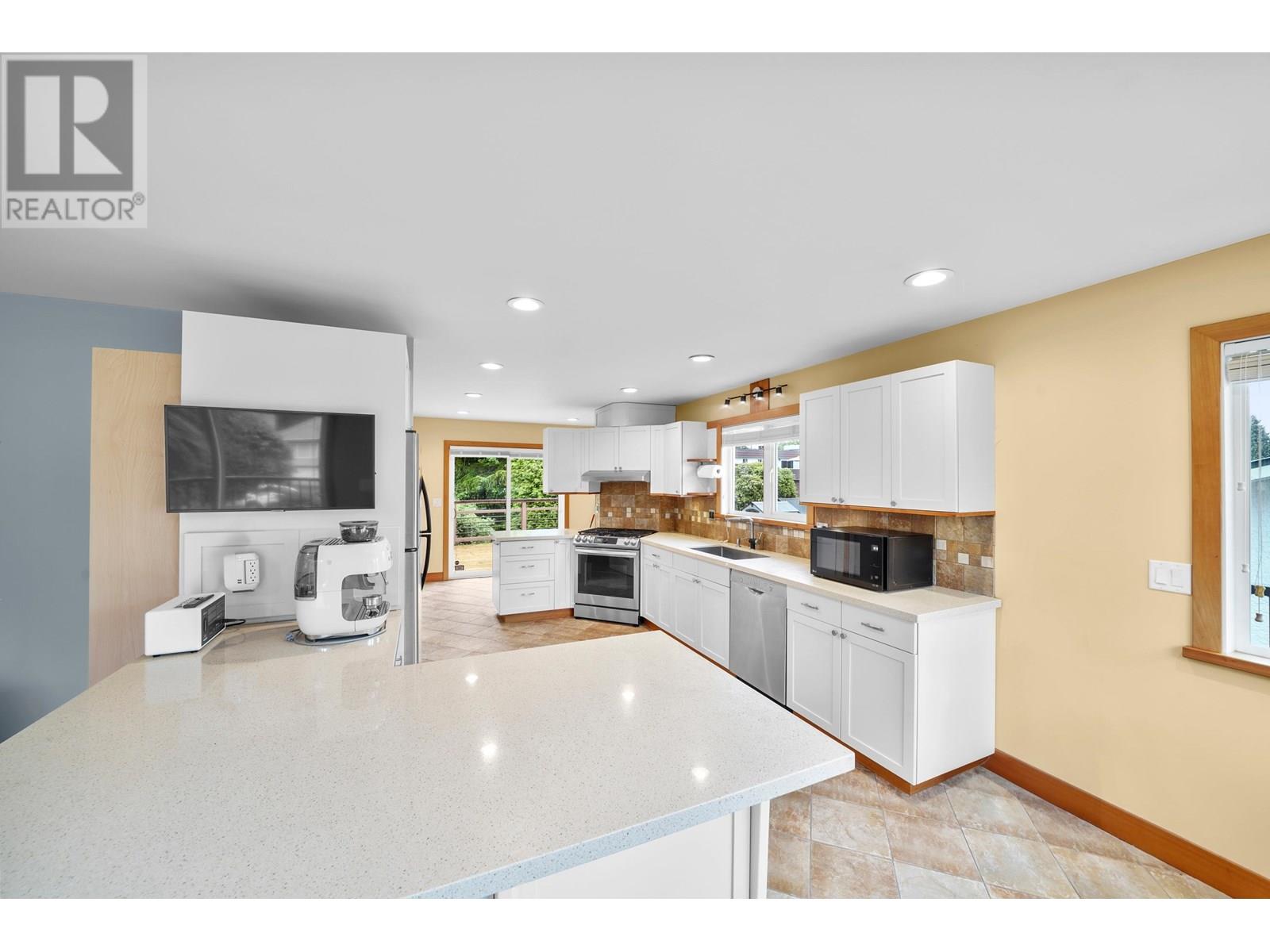 Photo 14 of 2160 Jordan Drive, Burnaby BC