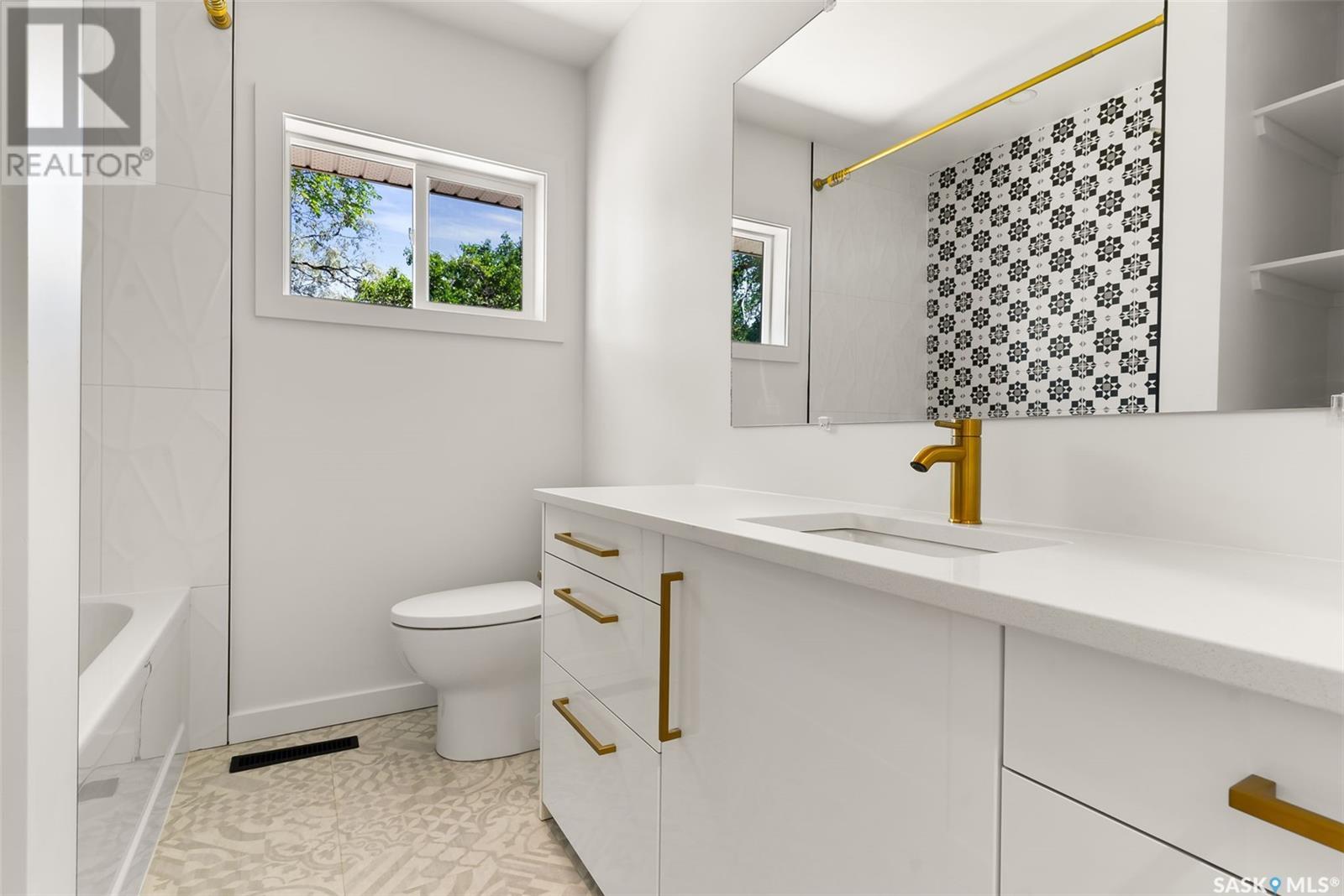 Single Family House Bungalow for Sale in  Connaught STREET Regina 