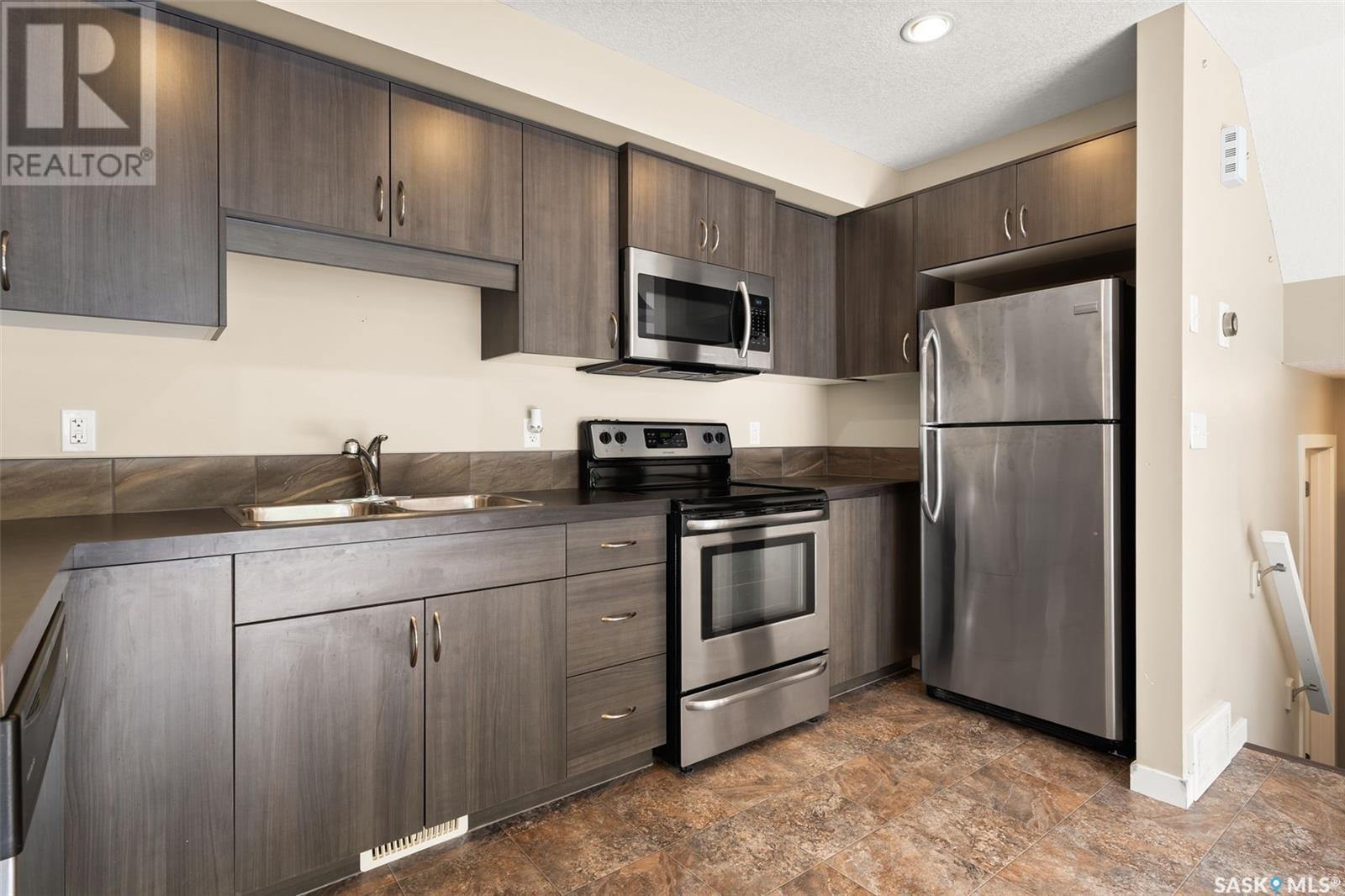 Photo 10 of 47 5652 Gordon Road, Regina SK