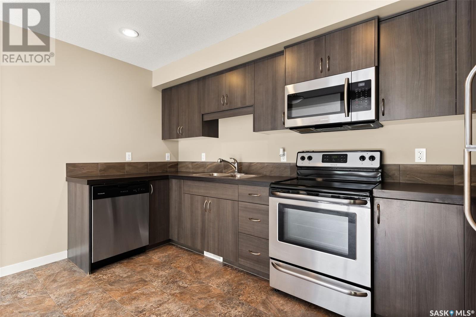 Photo 11 of 47 5652 Gordon Road, Regina SK