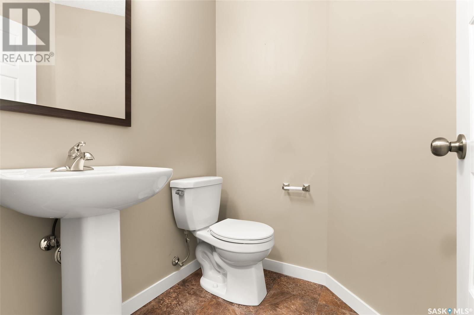 Photo 14 of 47 5652 Gordon Road, Regina SK