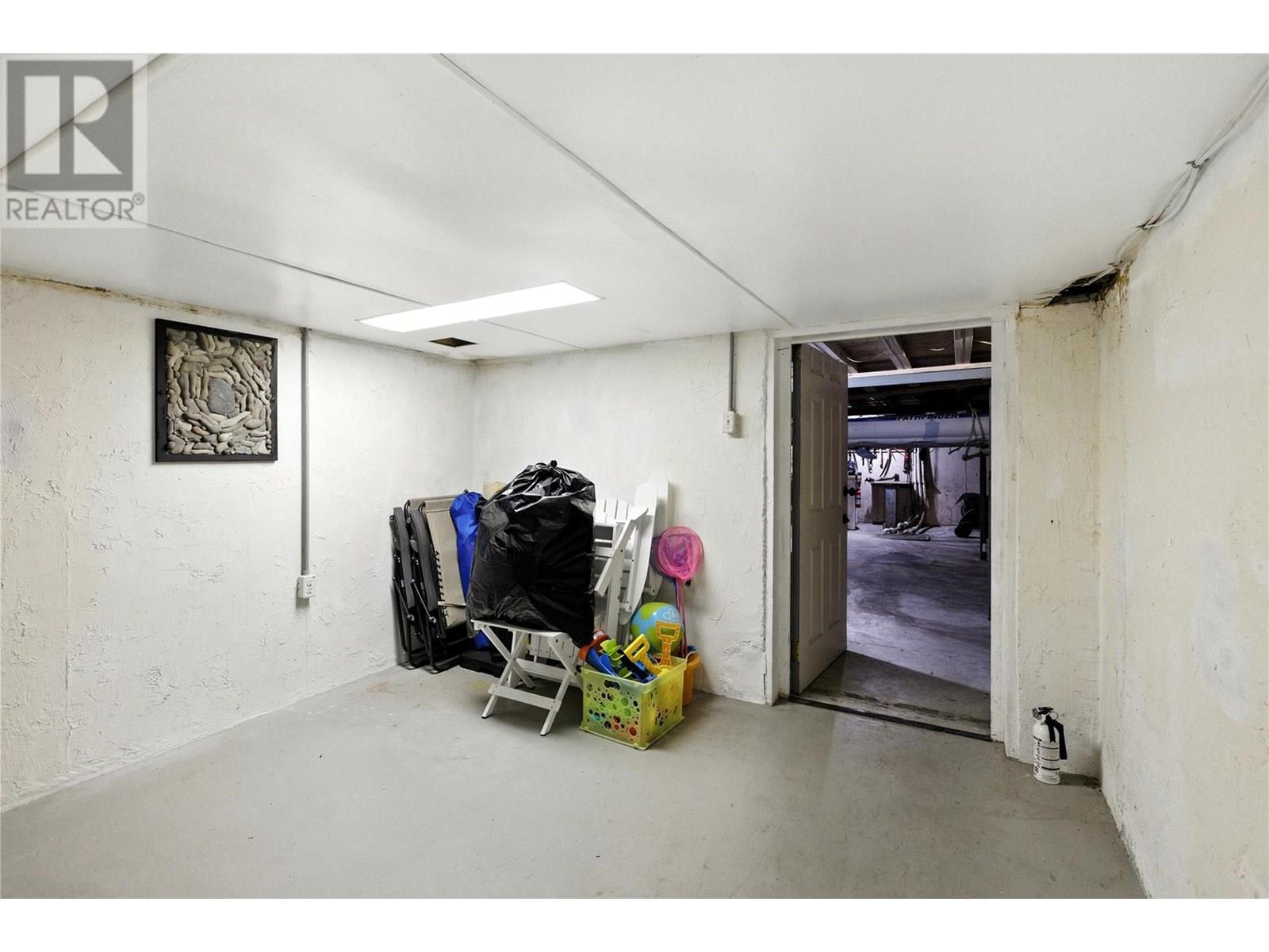 Photo 4 of 1226 Second Avenue Unit 76 79, Chase BC