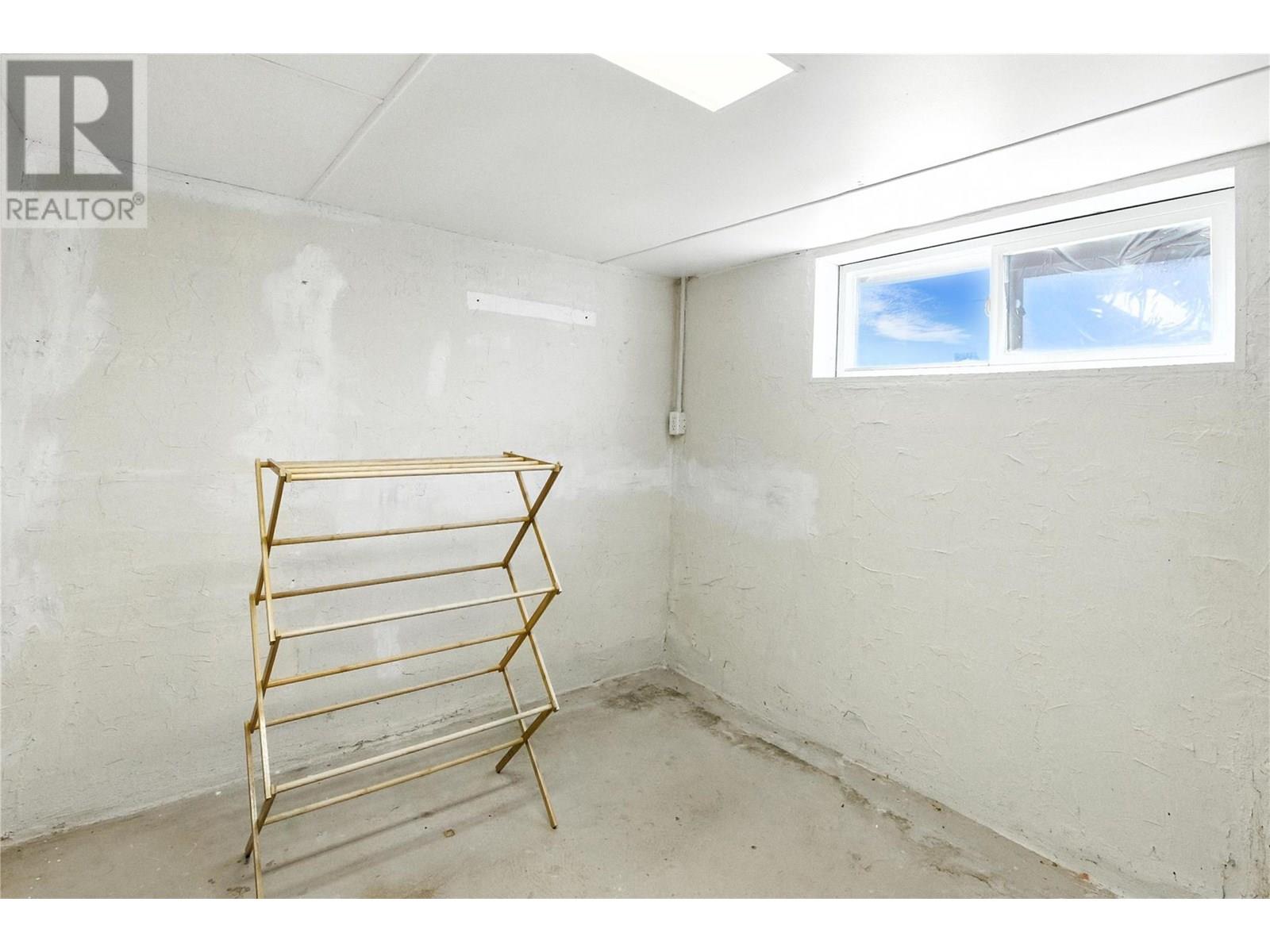 Photo 12 of 1226 Second Avenue Unit 76 79, Chase BC