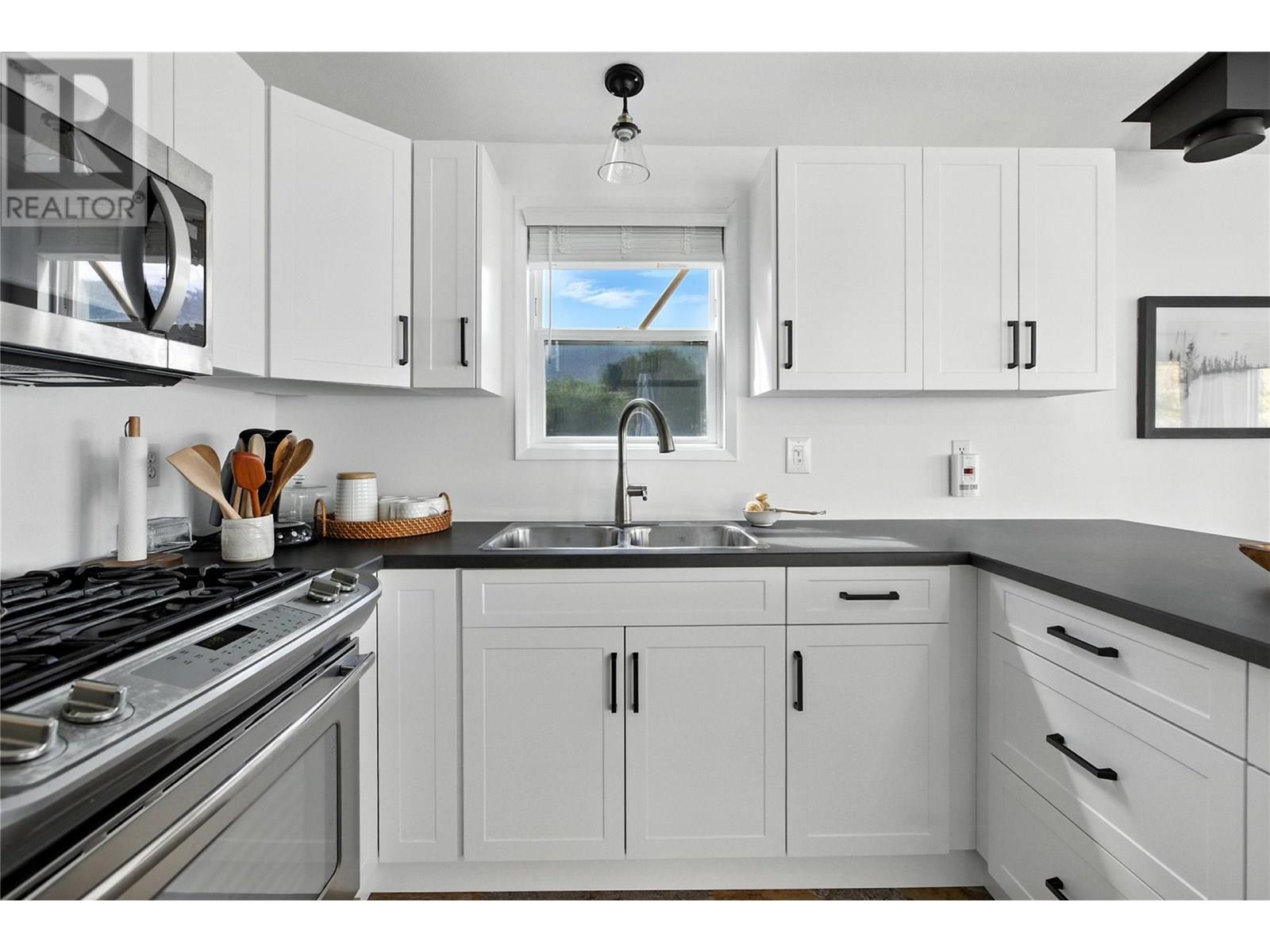 Photo 28 of 1226 Second Avenue Unit 76 79, Chase BC