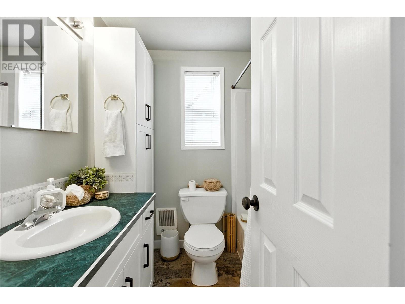 Photo 10 of 1226 Second Avenue Unit 76 79, Chase BC