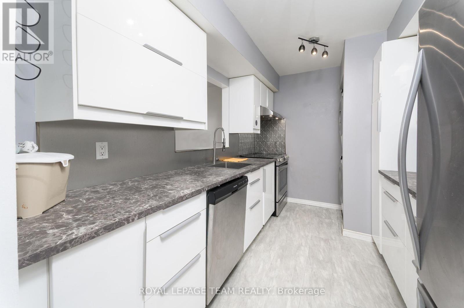 Photo 10 of 204 266 Lorry Greenberg Drive, Ottawa ON