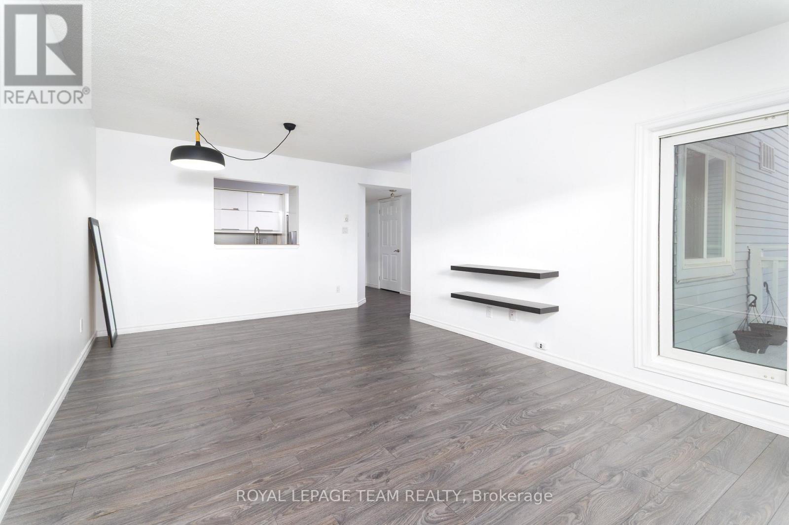 Photo 9 of 204 266 Lorry Greenberg Drive, Ottawa ON