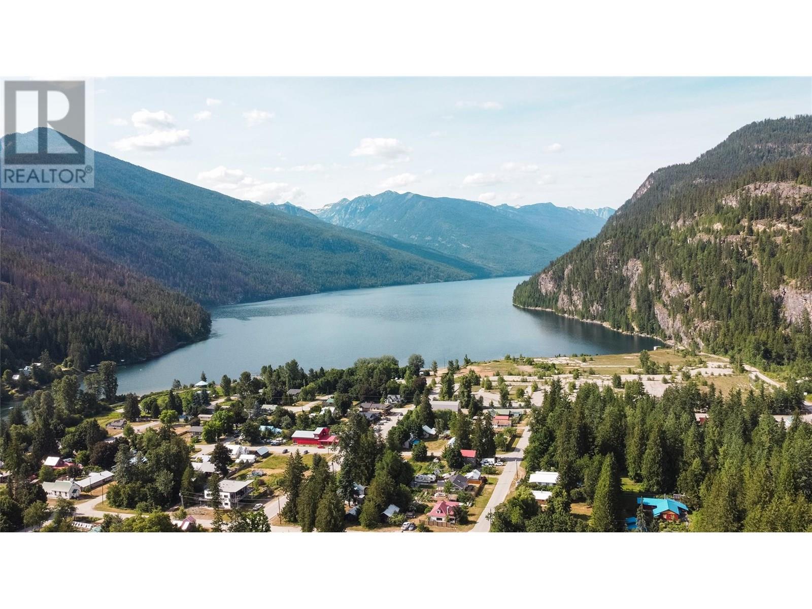 Photo 5 of 603 Fletcher Avenue, Slocan BC
