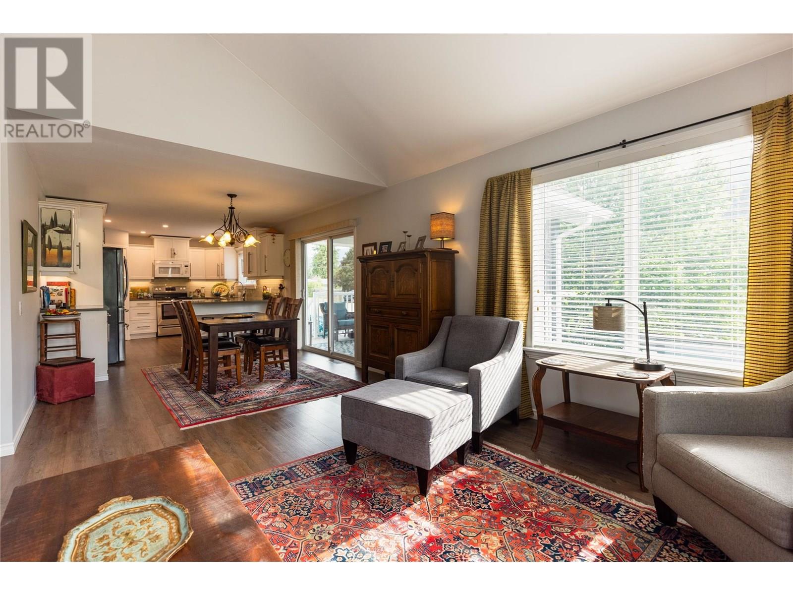 Photo 11 of 603 Fletcher Avenue, Slocan BC