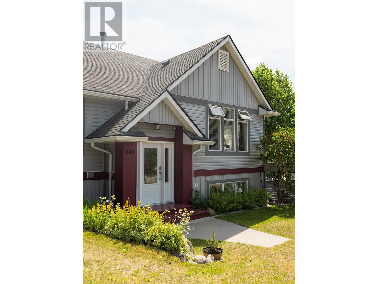 Photo 2 of 603 Fletcher Avenue, Slocan BC