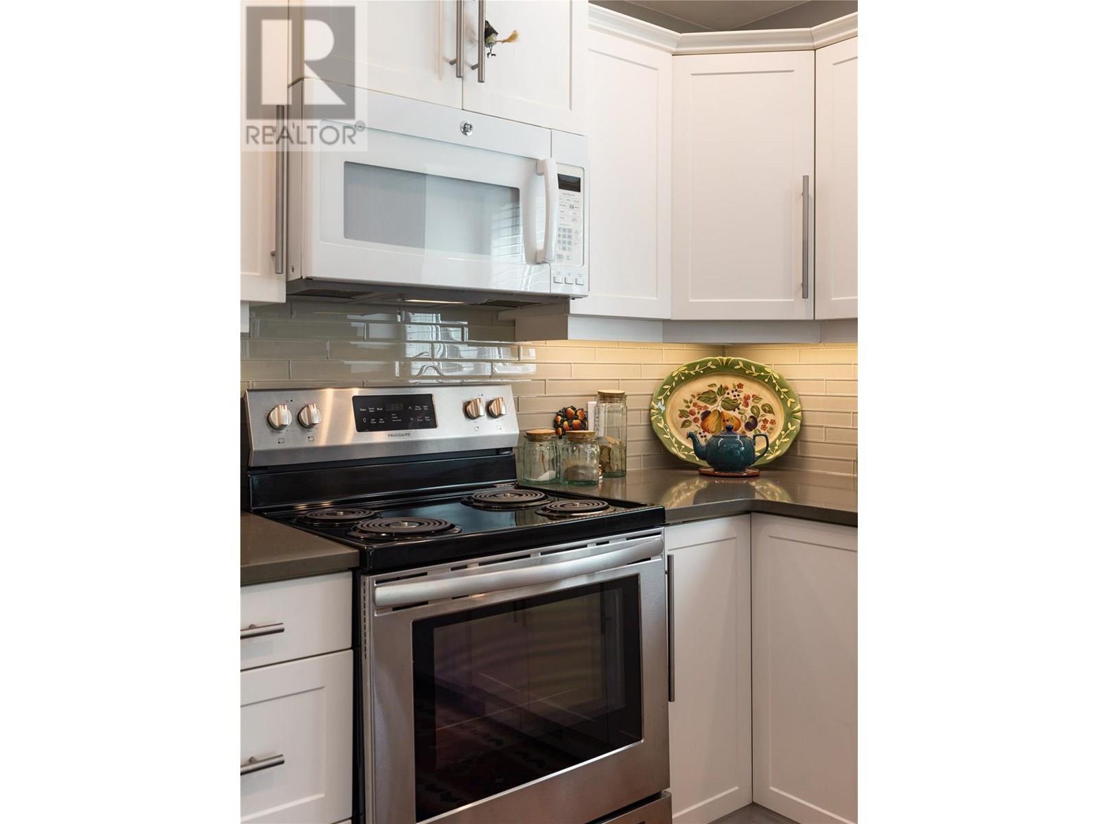Photo 16 of 603 Fletcher Avenue, Slocan BC