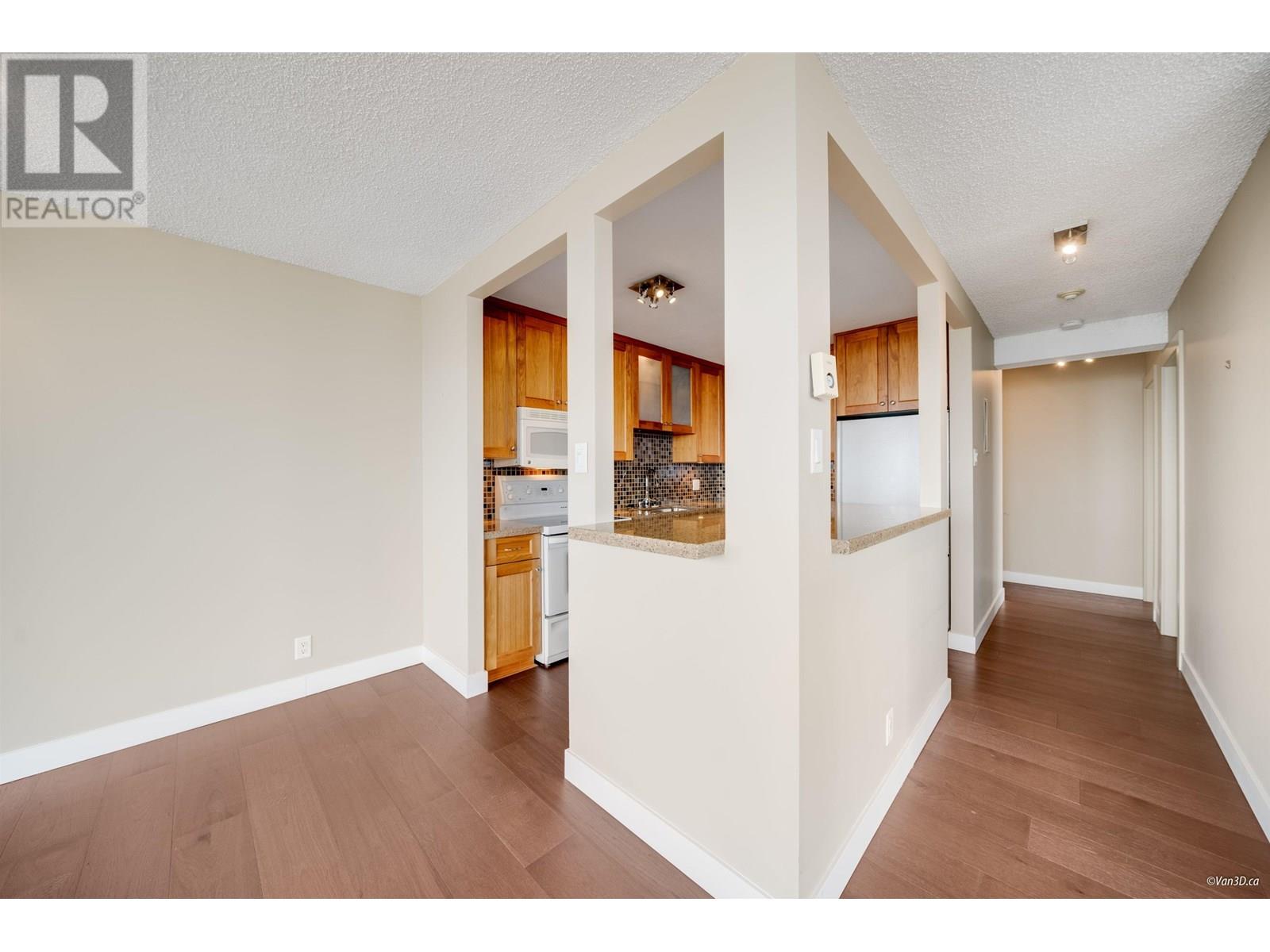 Photo 2 of 2306 6540 Burlington Avenue, Burnaby BC
