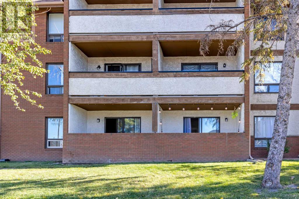 Single Family House for Sale in    Street SE Forest Lawn Calgary 
