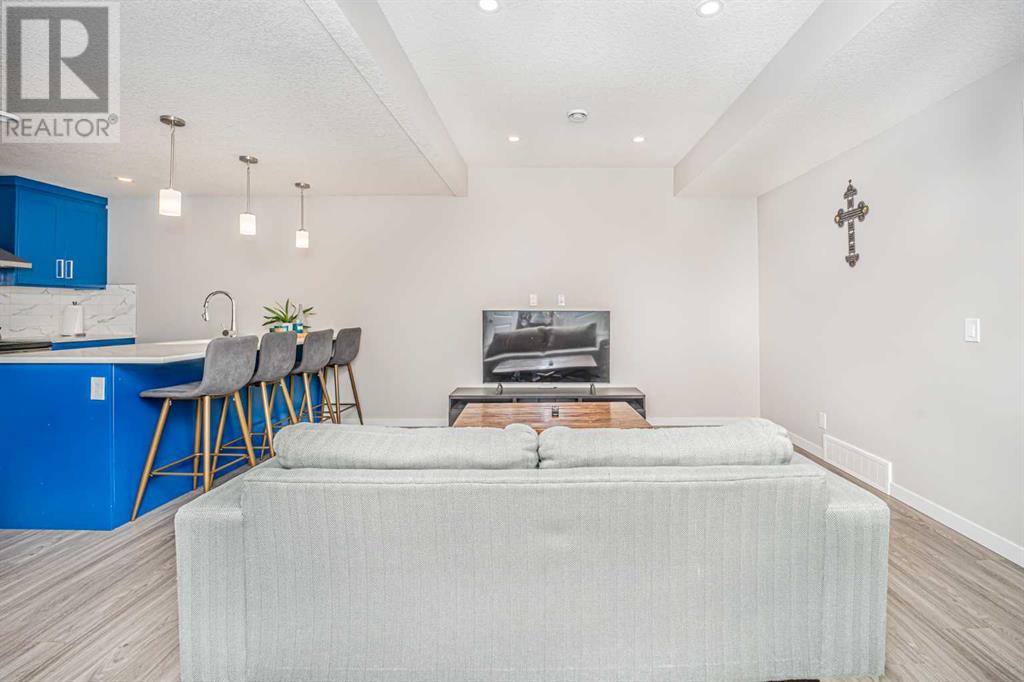 Single Family House for Sale in   Avenue NW Sage Hill Calgary 