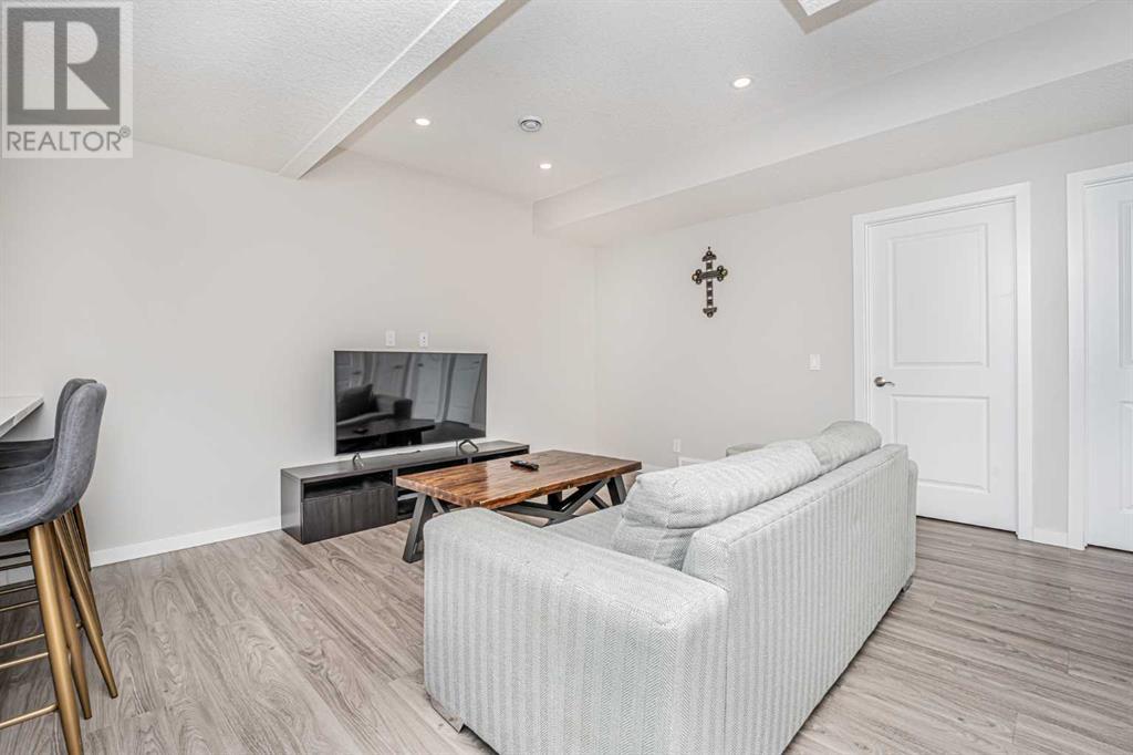 Single Family House for Sale in   Avenue NW Sage Hill Calgary 
