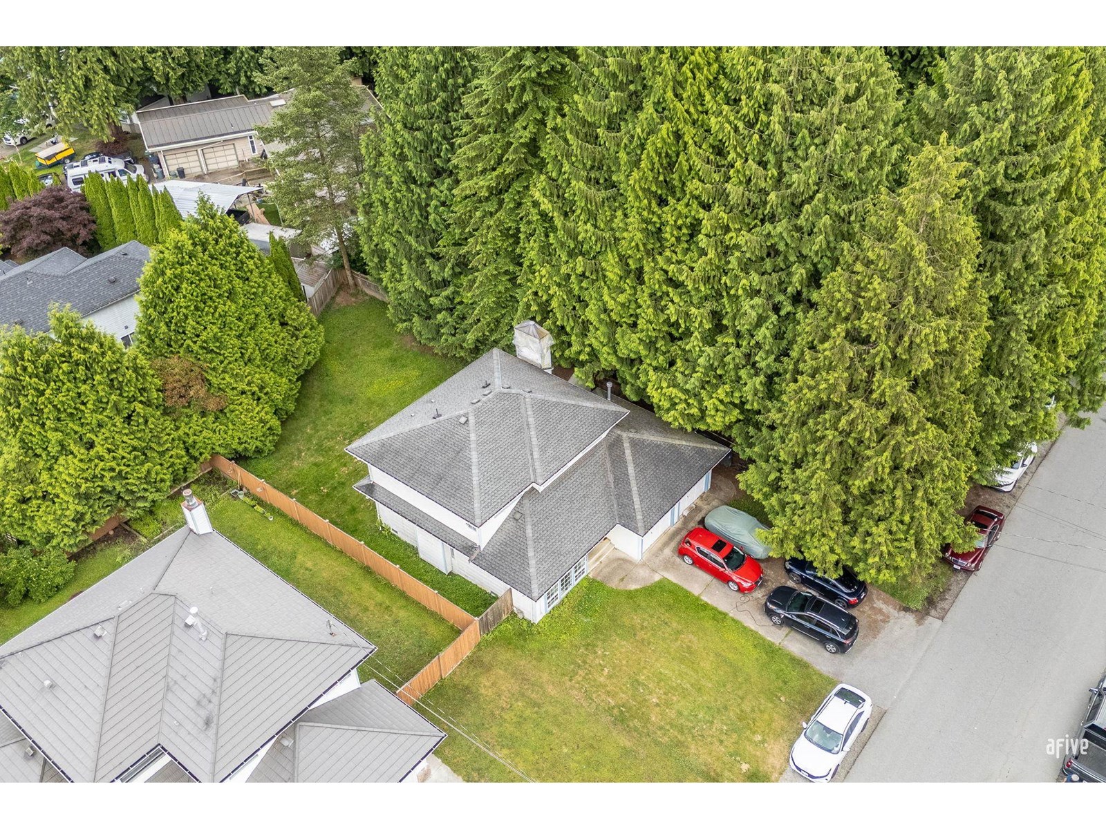 Photo 7 of 6472 138 Street, Surrey BC
