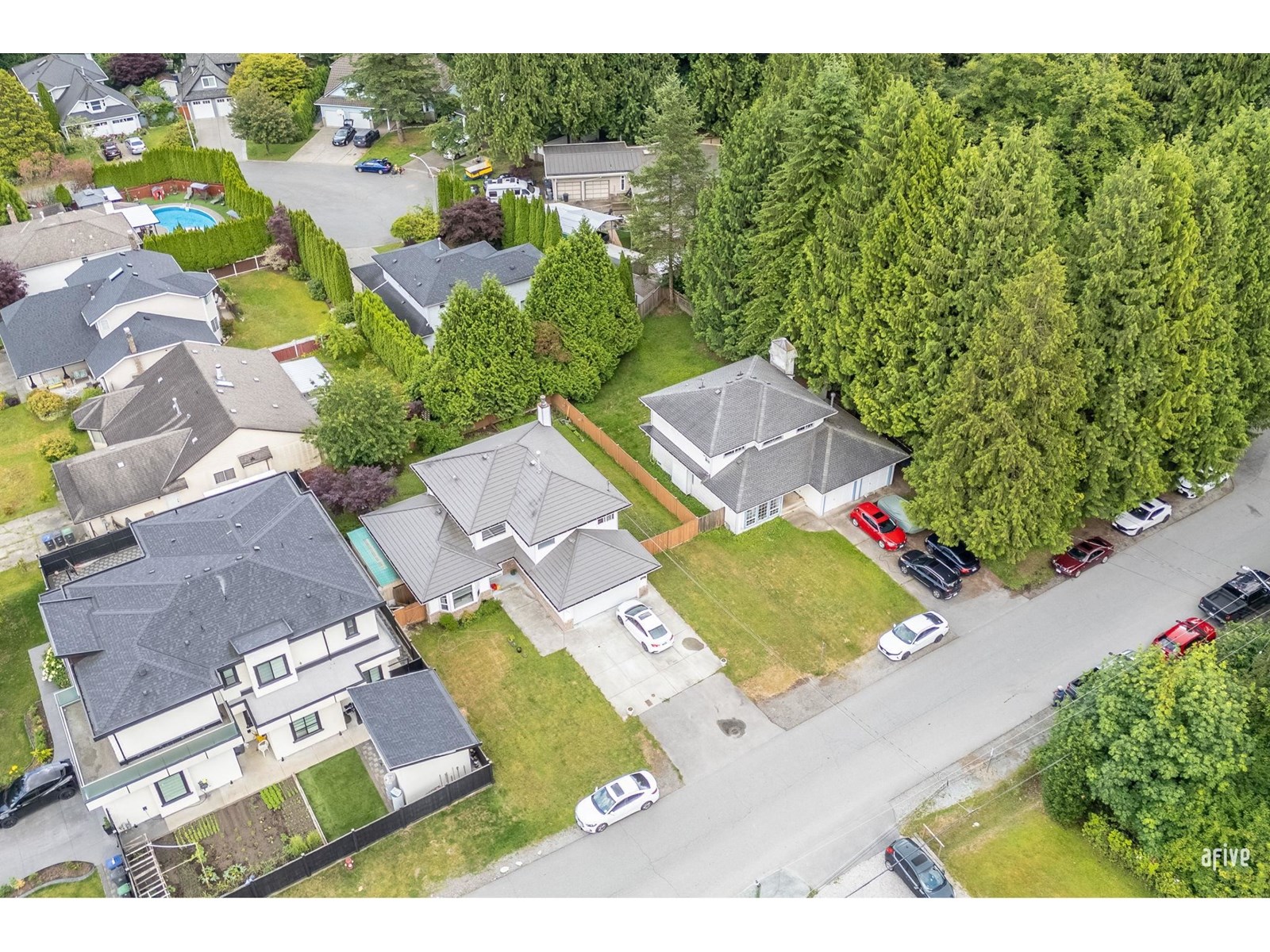 Photo 4 of 6472 138 Street, Surrey BC