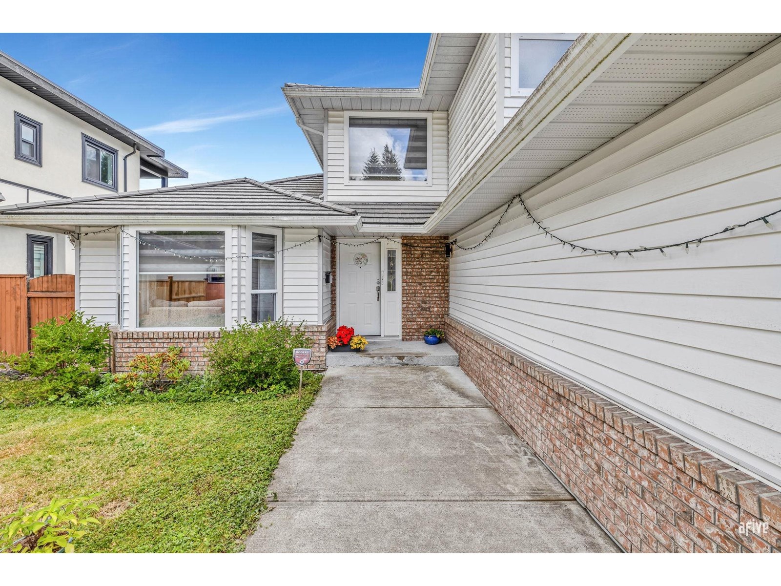 Photo 5 of 6480 138 Street, Surrey BC
