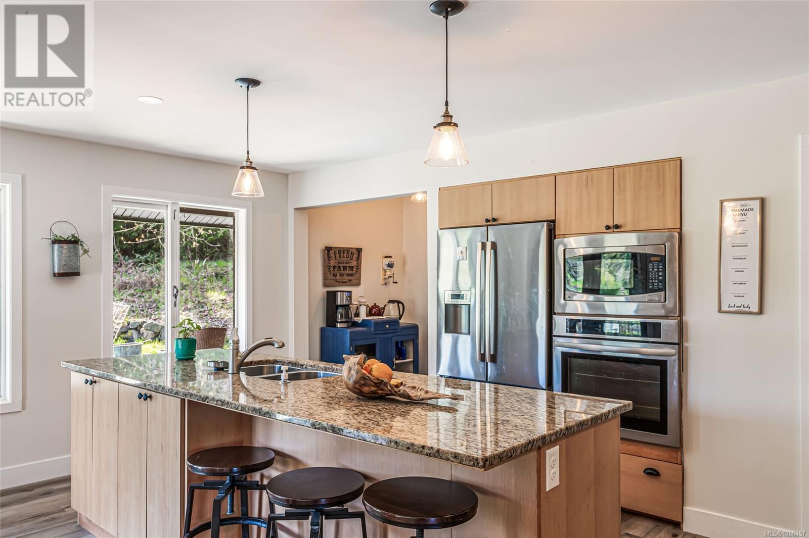 Photo 5 of 1675 Kelsie Rd, Nanaimo BC