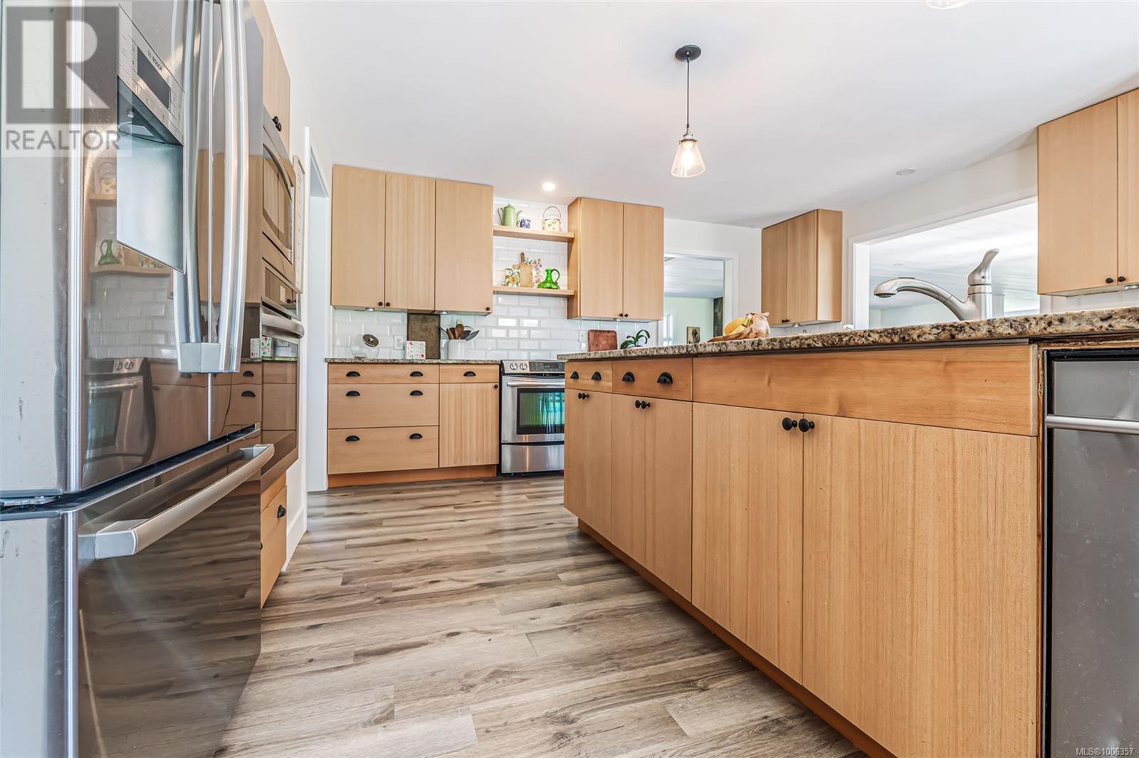 Photo 7 of 1675 Kelsie Rd, Nanaimo BC
