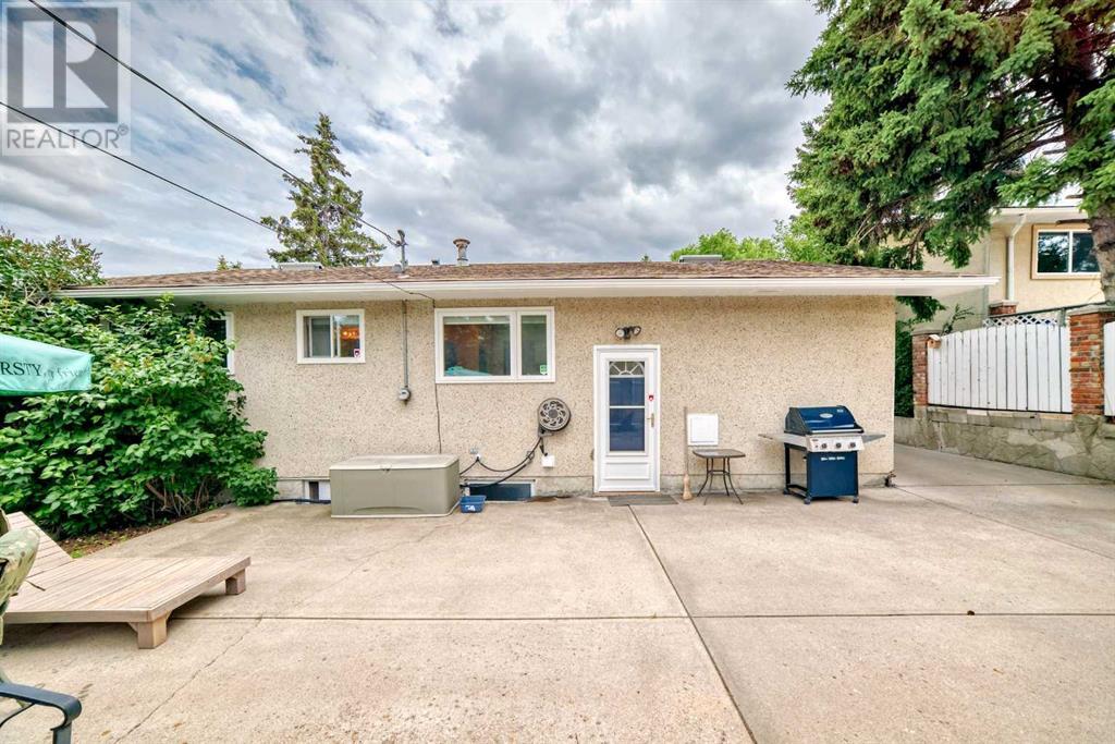 Photo 42 of 1004 Hunterston Hill Nw, Calgary AB