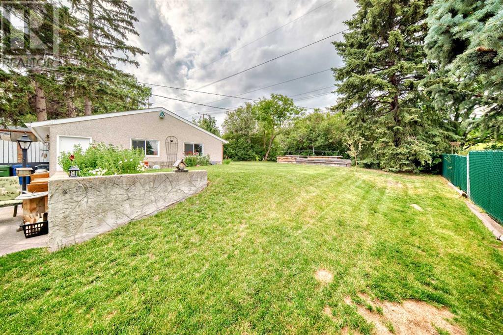 Photo 38 of 1004 Hunterston Hill Nw, Calgary AB