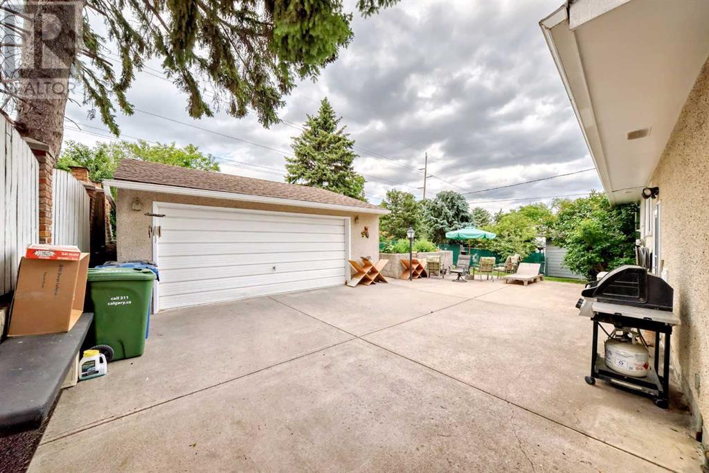 Photo 43 of 1004 Hunterston Hill Nw, Calgary AB