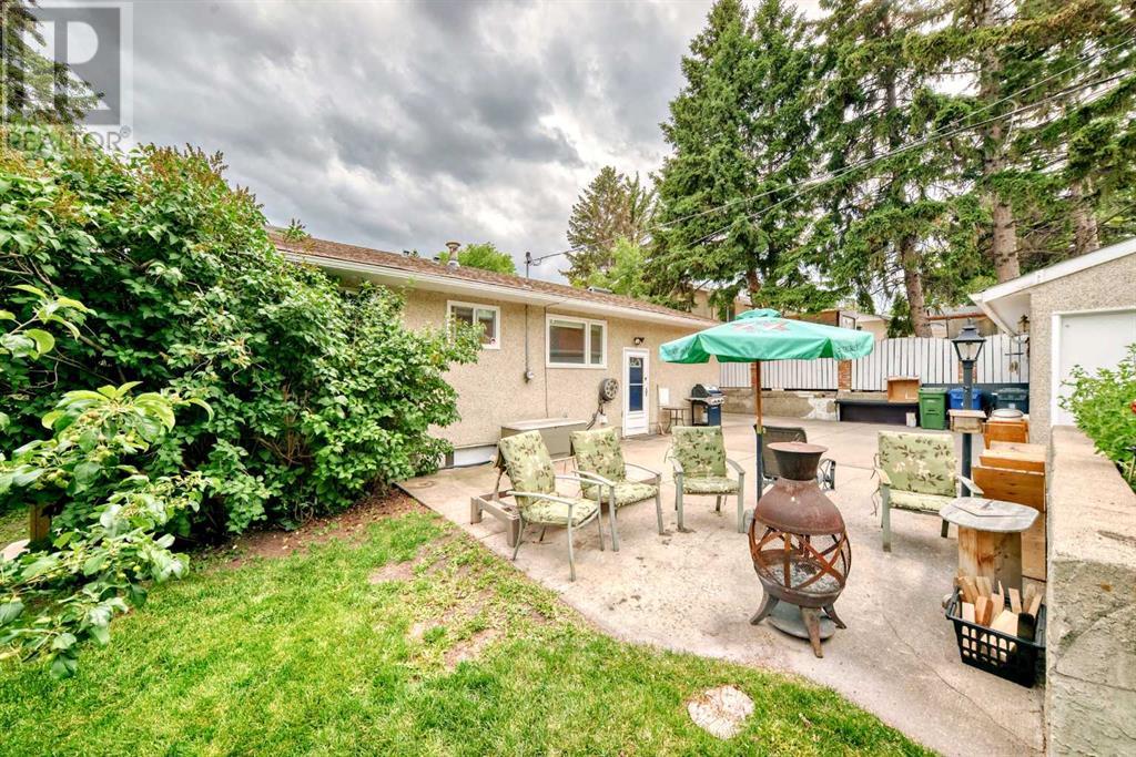 Photo 39 of 1004 Hunterston Hill Nw, Calgary AB