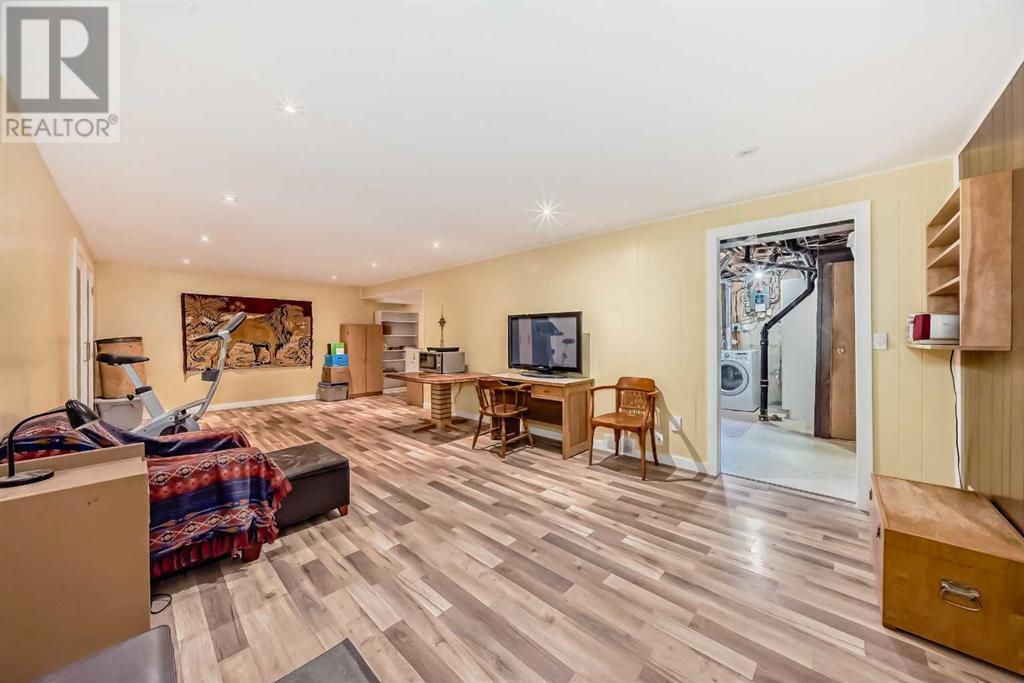 Photo 27 of 1004 Hunterston Hill Nw, Calgary AB