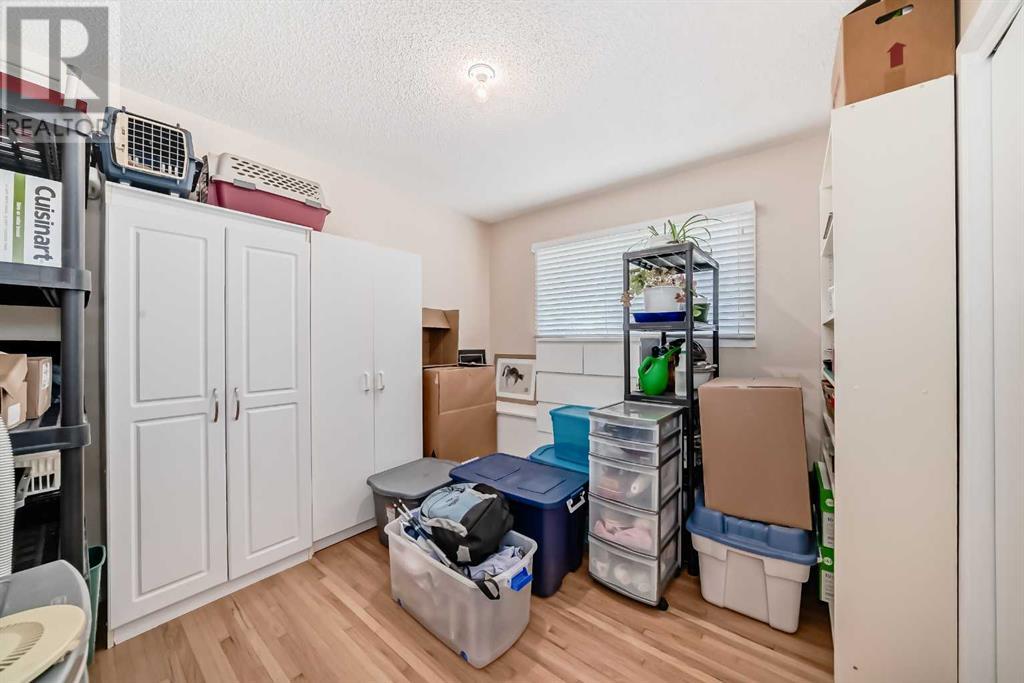 Photo 22 of 1004 Hunterston Hill Nw, Calgary AB