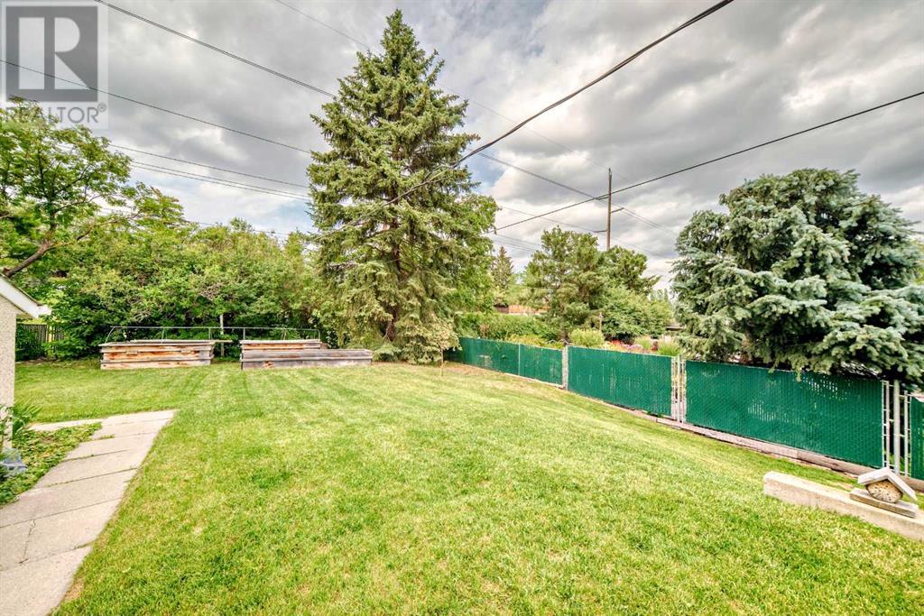 Photo 32 of 1004 Hunterston Hill Nw, Calgary AB