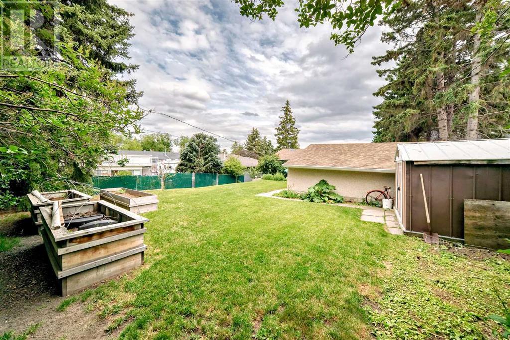 Photo 36 of 1004 Hunterston Hill Nw, Calgary AB