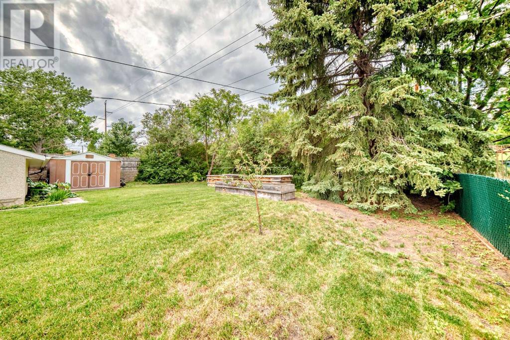 Photo 34 of 1004 Hunterston Hill Nw, Calgary AB